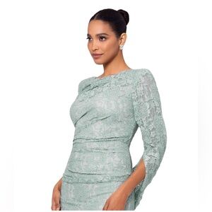 Betsy Adam - Women's Lace Cape-Sleeve Gown - NWT - Size 4